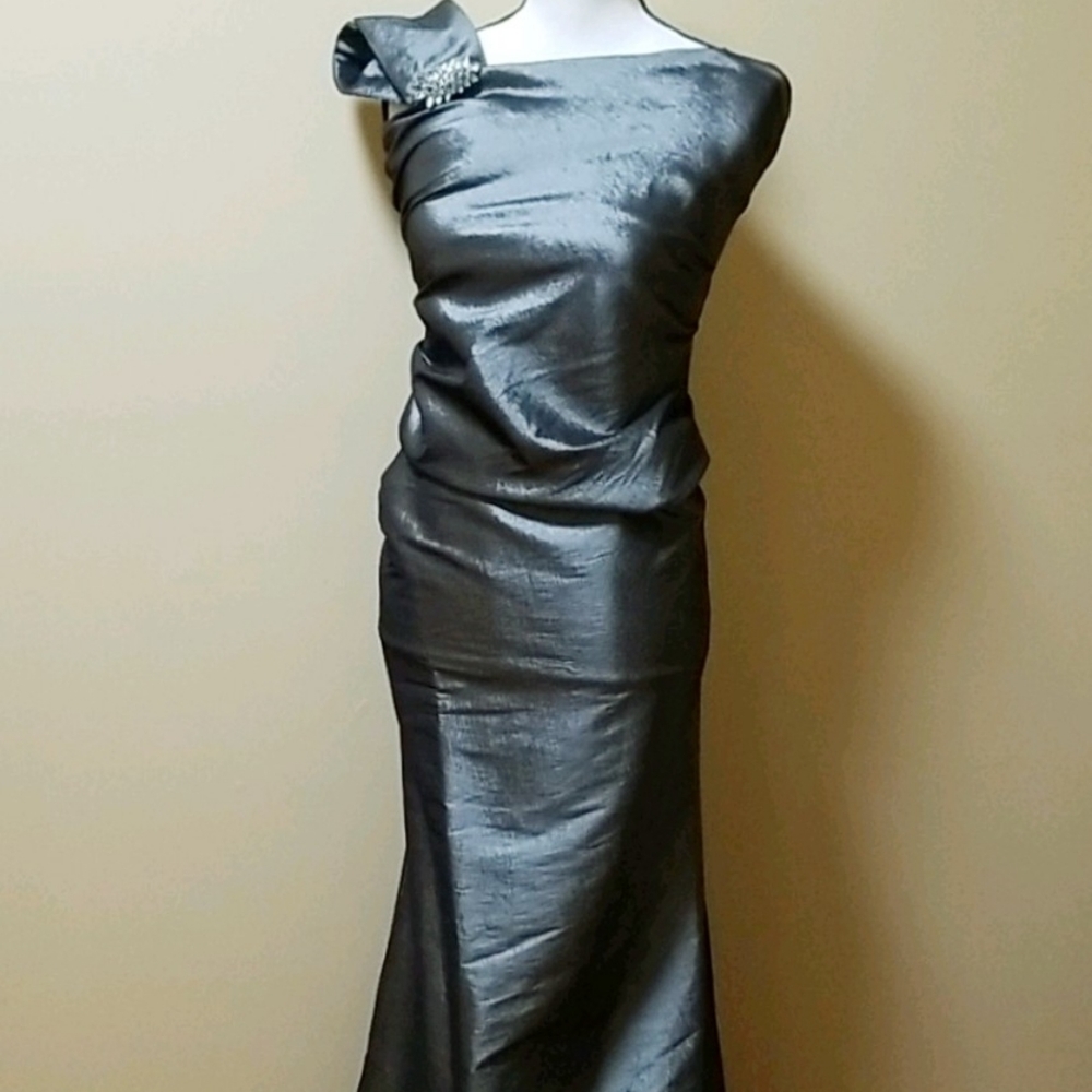 Nightway Collections size 14 formal gown